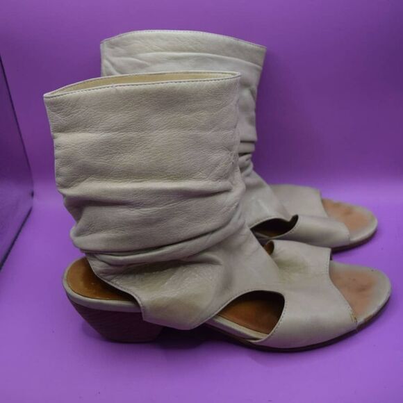 Vintage Everybody by BZ Moda Ivory Open Toe Scrunch Boots - 39.5 / 9 - Picture 3 of 3